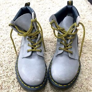 Dr. Martens short boot- gray. Original laces